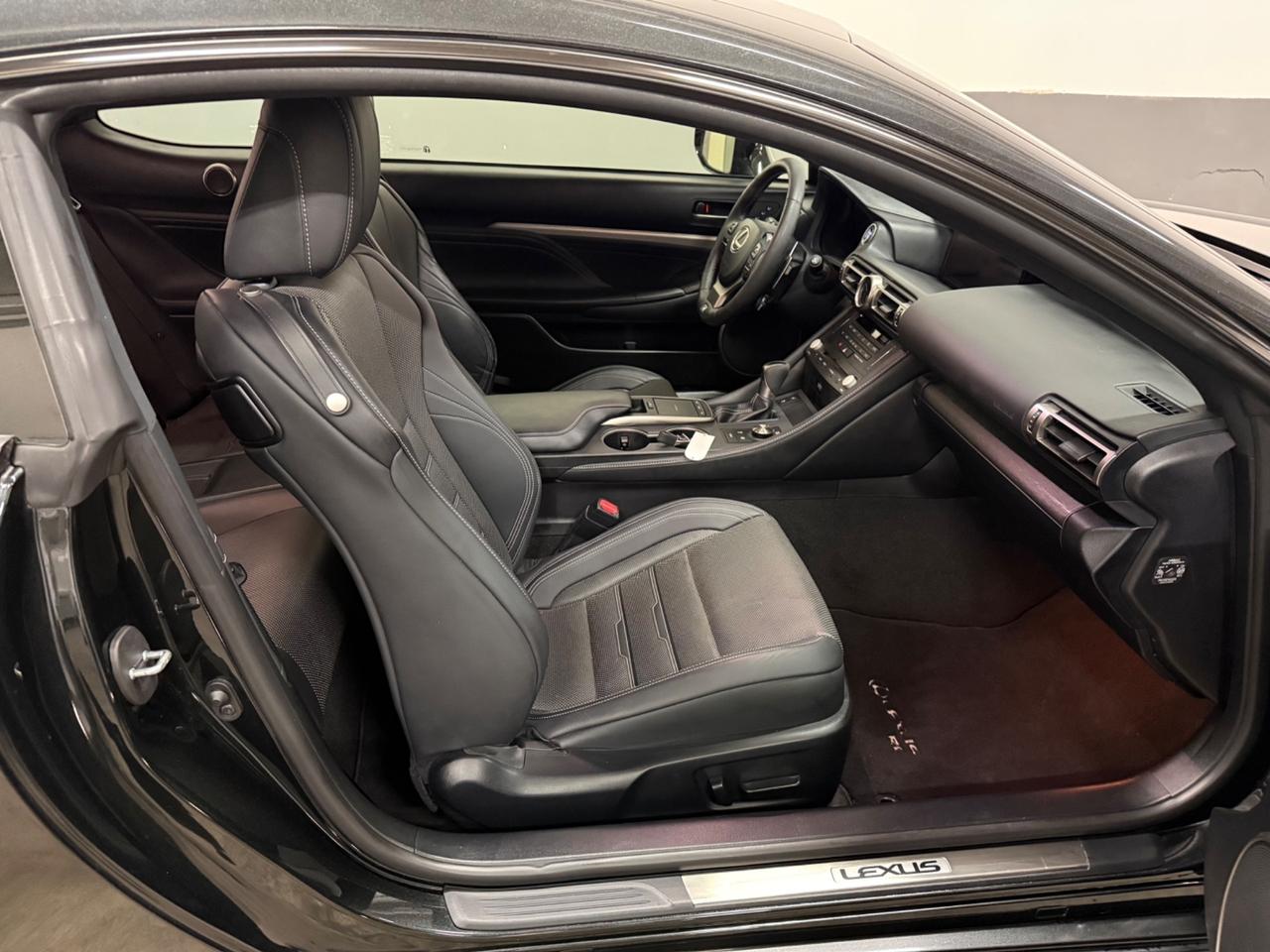 Lexus RC 300h Hybrid F Sport