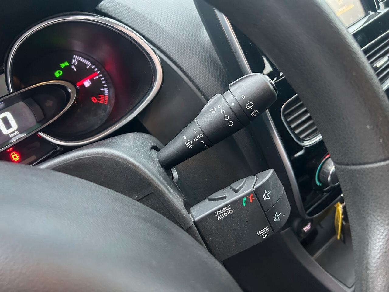 Renault Clio dCi 8V 75 CV 5 porte Moschino Zen