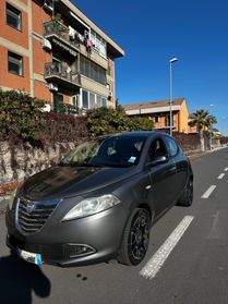 Lancia Ypsilon 1.3 MJT 75 CV Platino