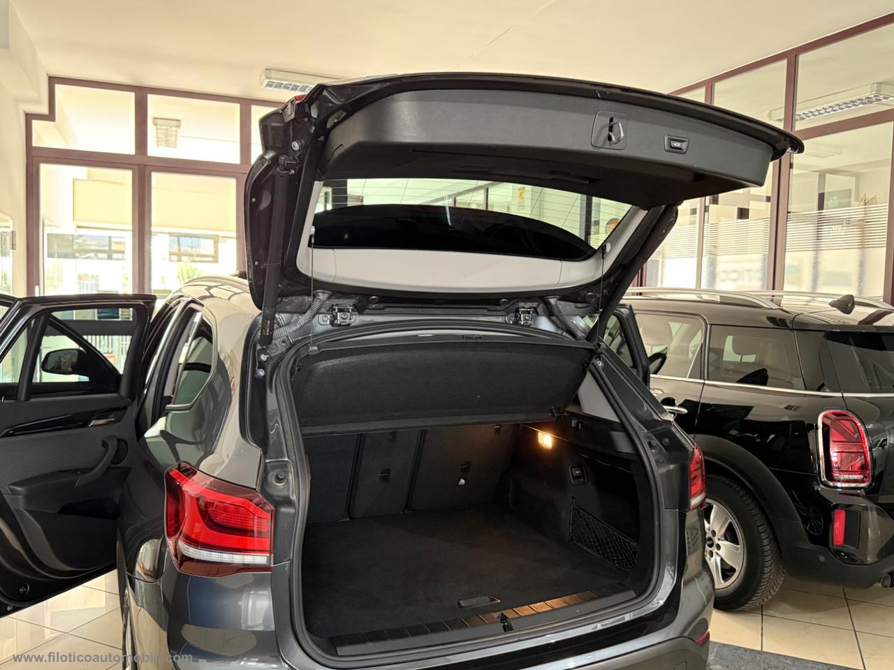 BMW X1 xDrive20d Business Advantage TETTO PANORAMICO - FULL LED