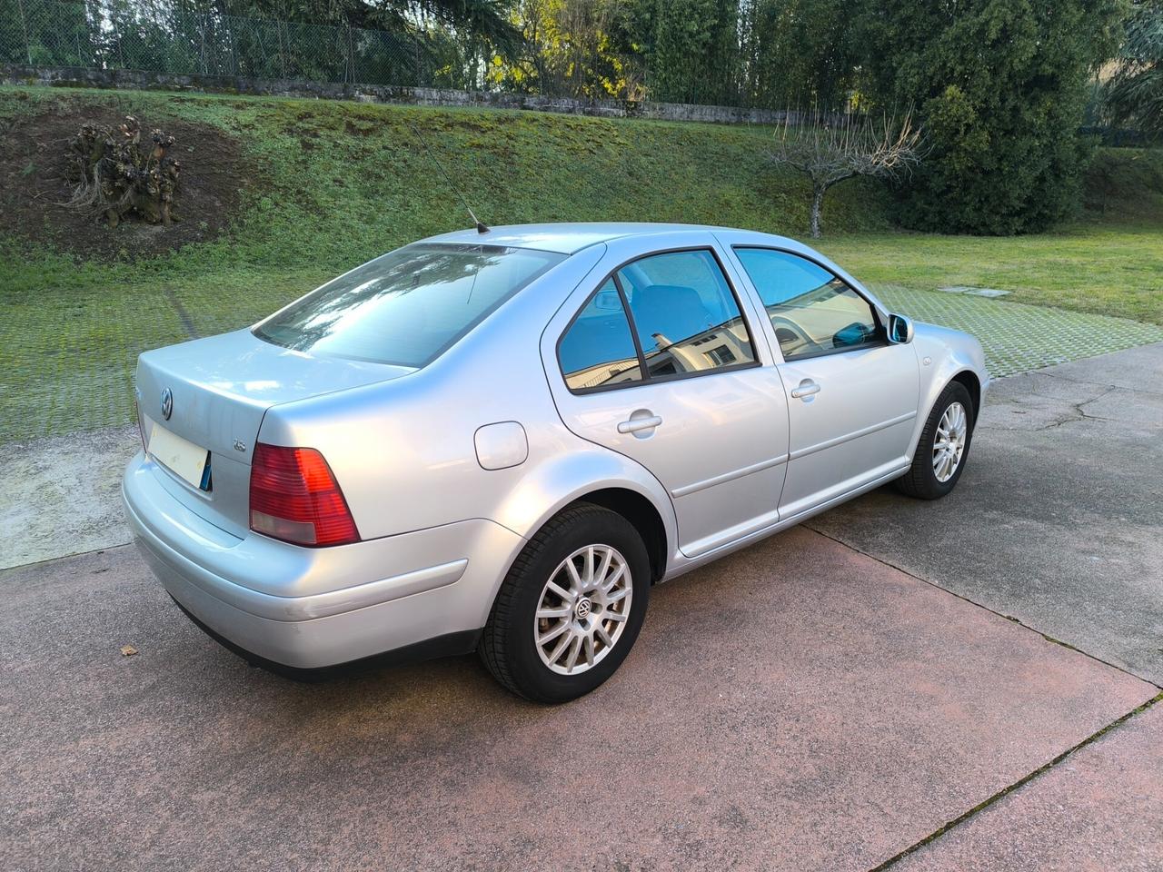 Volkswagen Bora 1.6 16V cat Trendline