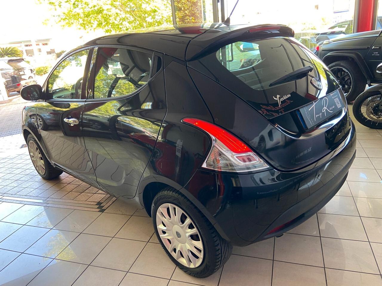 Lancia Ypsilon 1.2 69 CV 5 porte S&S Platinum