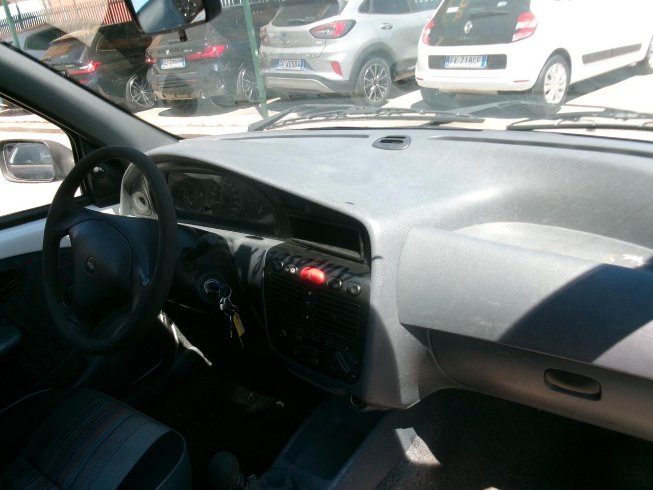 Fiat Strada 1.9 DIESEL PICK-UP 110000 KM CARROZZERIA COME DA FOTO