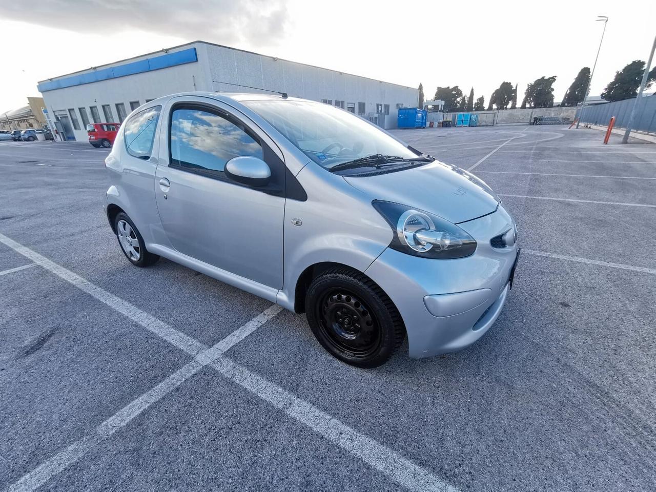 Toyota Aygo 1.0 12V VVT-i 3P. Sol - 2007