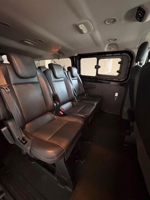Ford Transit 9 posti noleggio giornaliero e lungo termine
