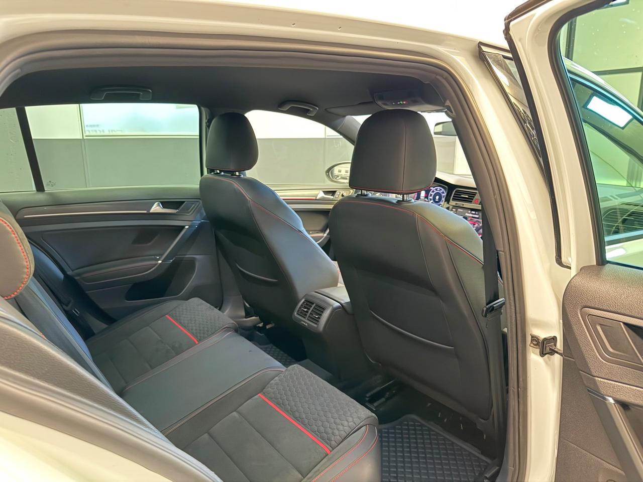 Volkswagen Golf GTI Performance 2.0 245 CV Honeycomb