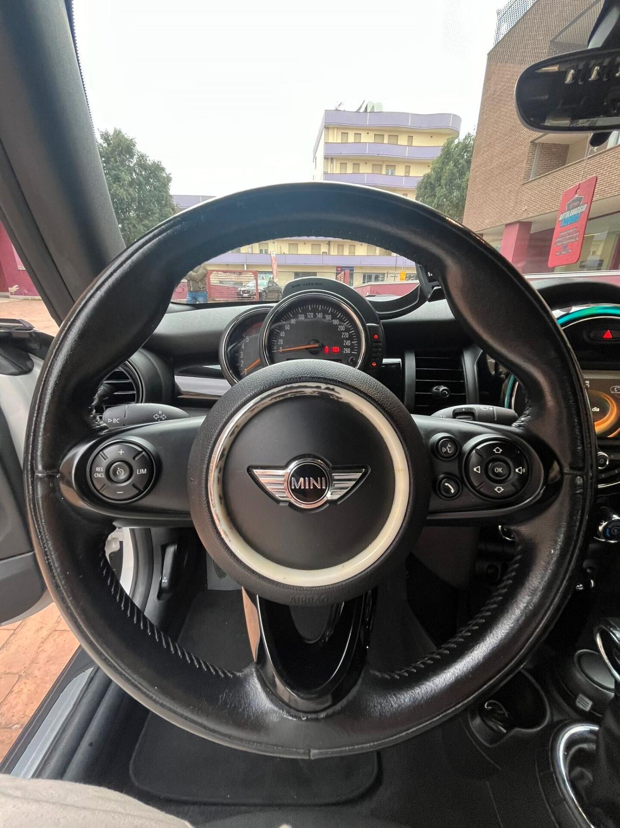 Mini Mini 1.5 Cooper D Cabrio