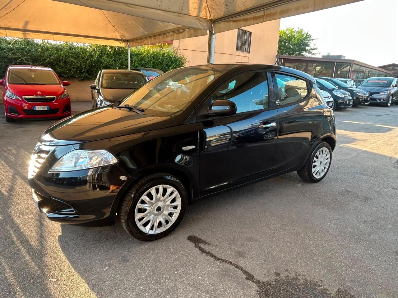 Lancia Ypsilon 1.2 69 CV 5 porte GPL Ecochic Silver