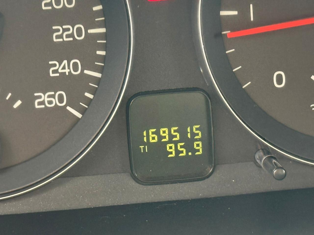 VOLVO V50 R-DESIGN STATION WAGON 1.6DIESEL 115CV