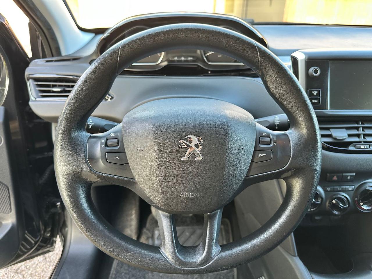 Peugeot 208 Allure 1.4 95 VTI #6873