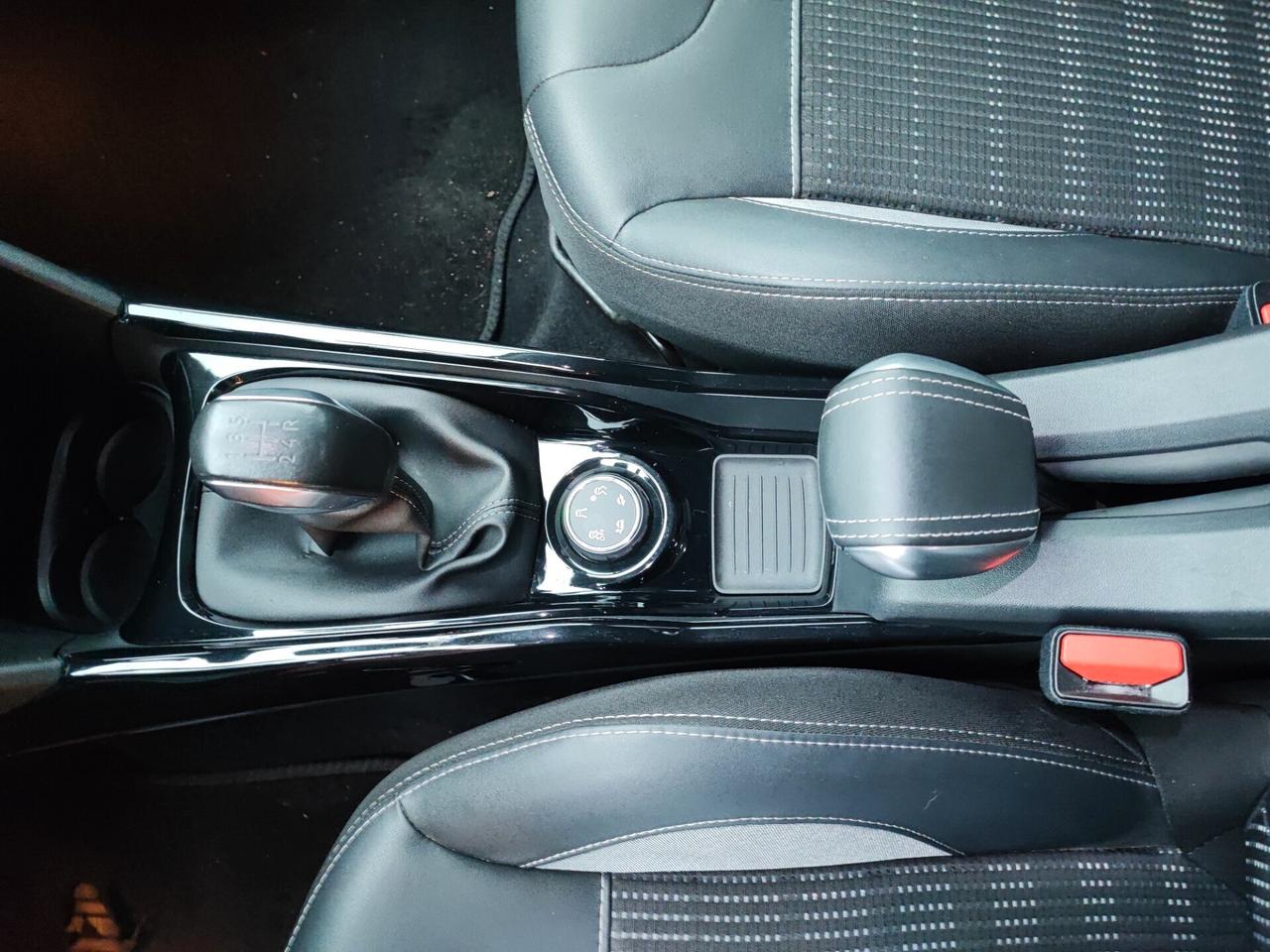 Peugeot 2008 PureTech Turbo 110 S&S Black Matt