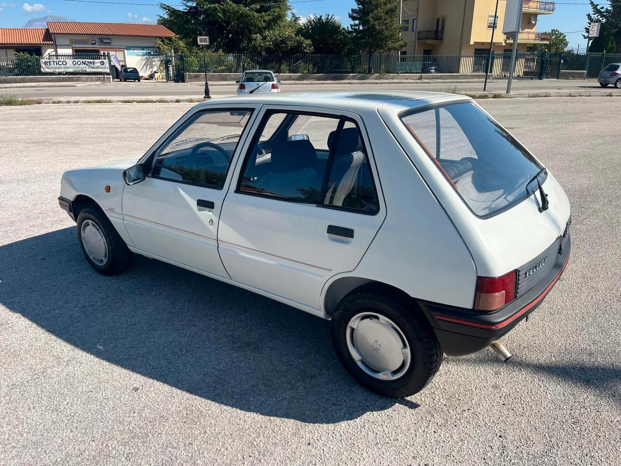 Peugeot 205 954i cat 5 porte Look