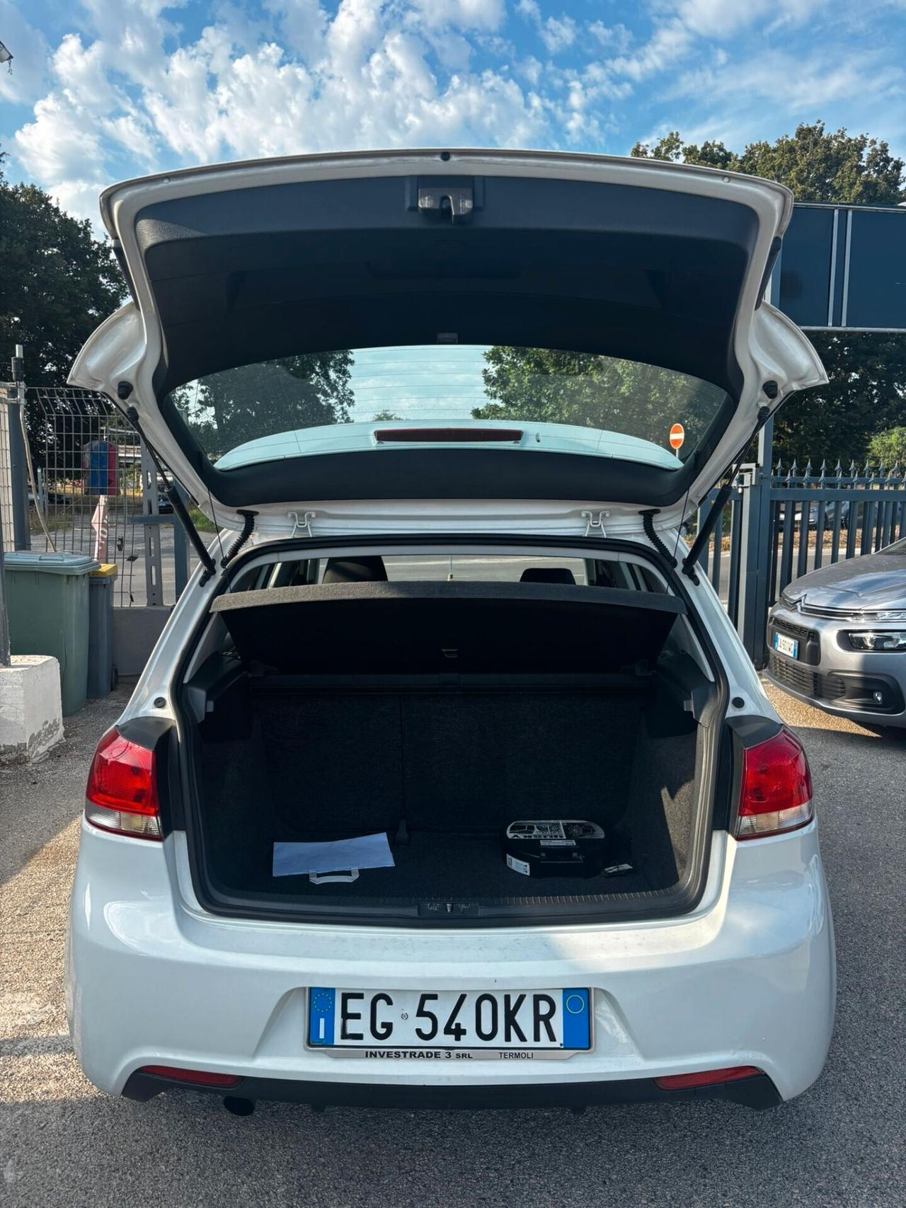 Volkswagen Golf 1.6 TDI DPF 3p. Highline