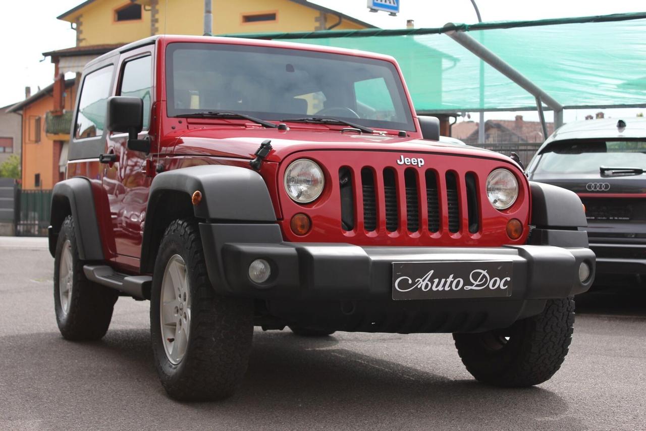 Jeep Wrangler 2.8 CRD Sport Plus Auto - torpedo con hard-top corta