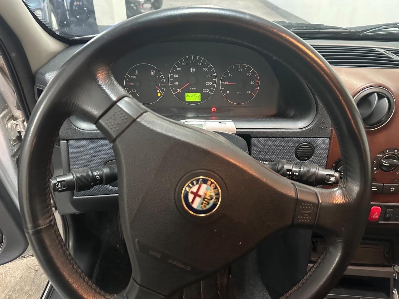 Alfa Romeo 146 1.4i 16V Twin Spark cat
