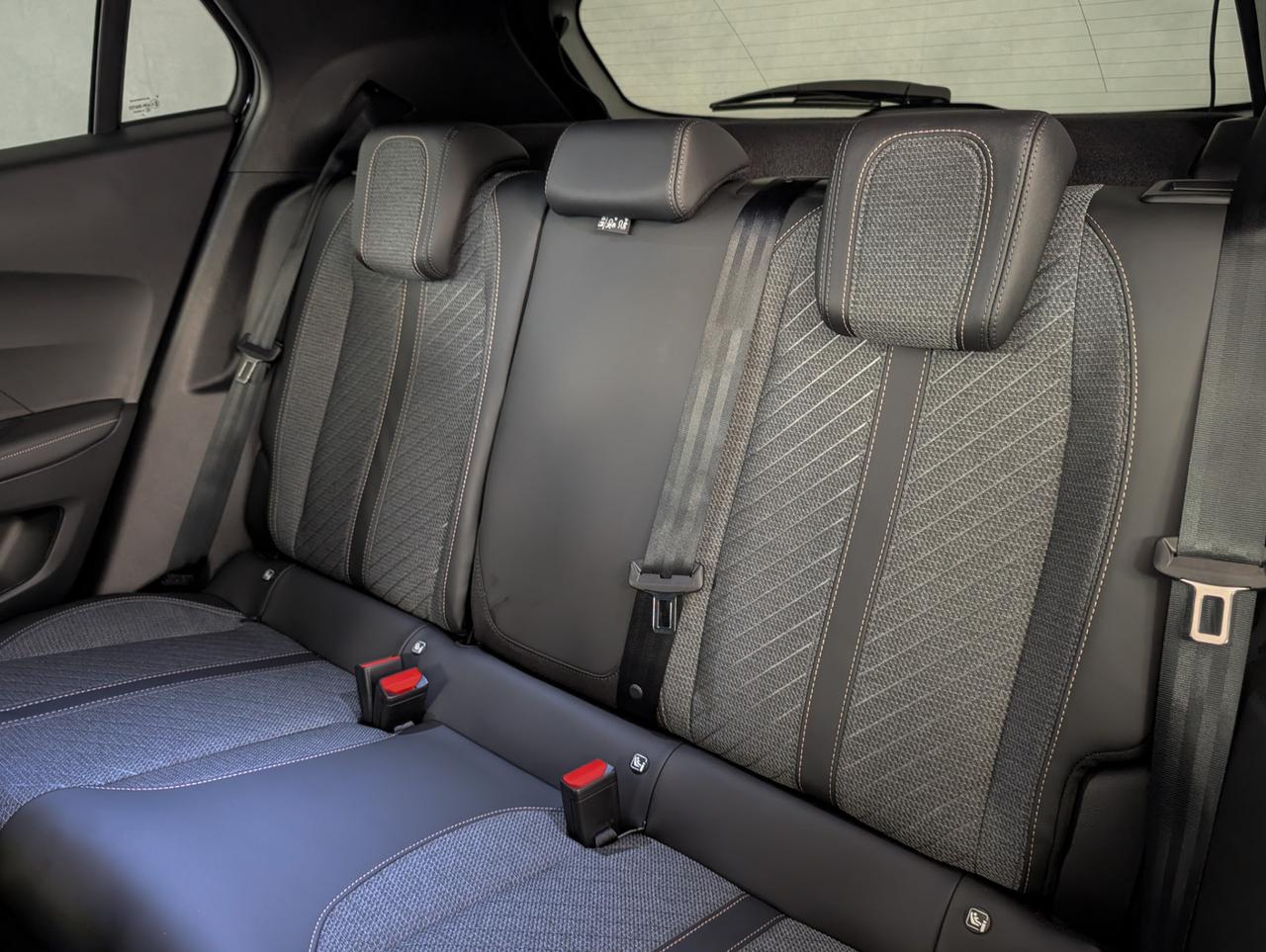 Peugeot 2008 1.2 puretech 100cv Allure