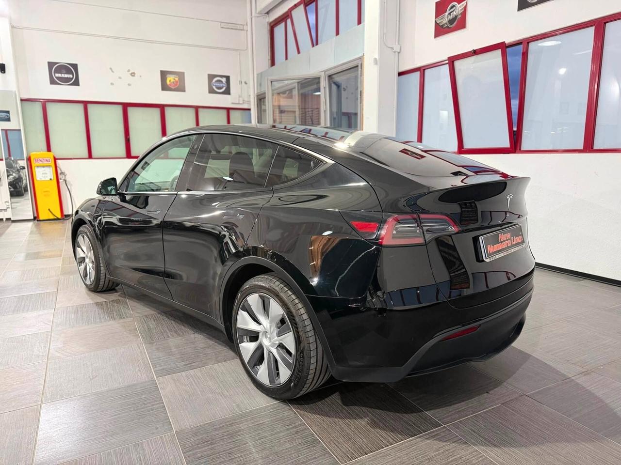 Tesla Model Y Long Range 2024