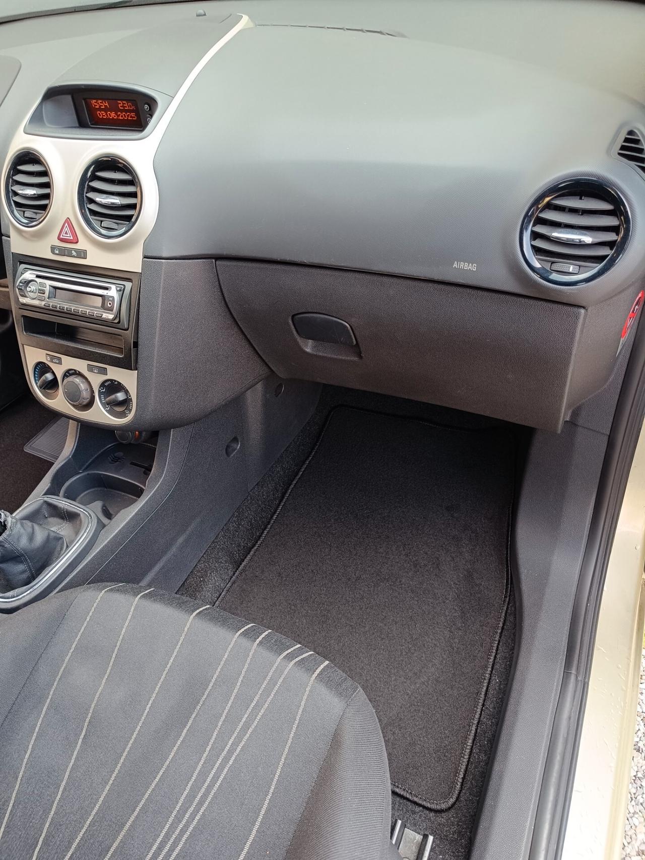 Opel Corsa 1.2 5 porte Cosmo