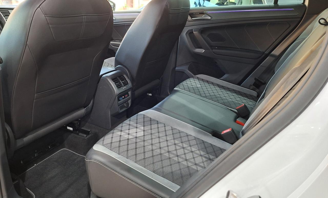Volkswagen Tiguan 2.0 TDI SCR 150 CV DSG R-Line