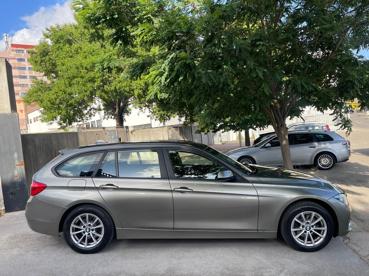 Bmw 318d KM. 121.000 7/2019 AUTOM. Touring Business Advantage