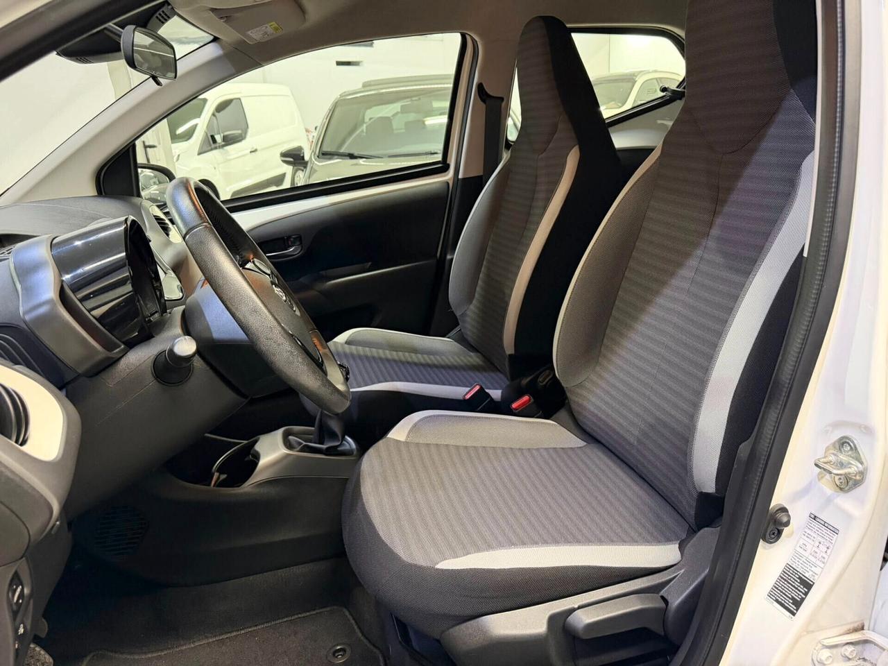 Toyota Aygo 1.0 VVT-i 72 CV 5 porte x-cite