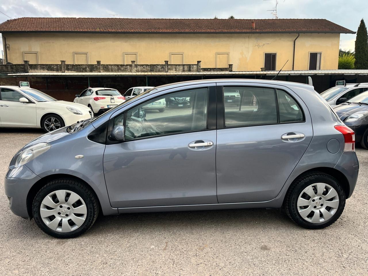 Toyota Yaris 1.0 5 porte Sol