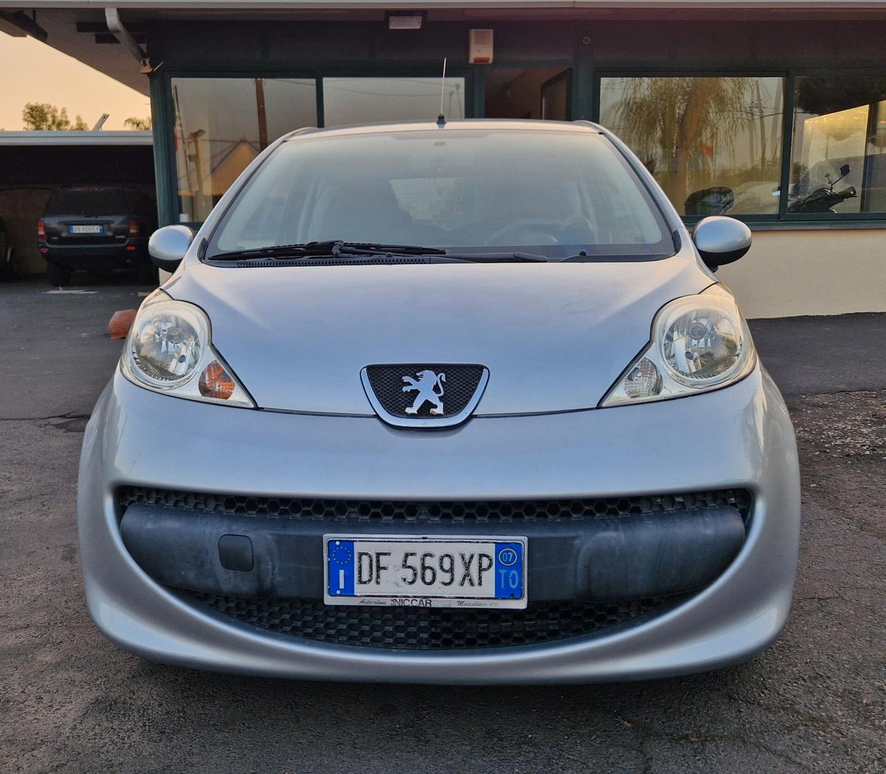 Peugeot 107 1.0 68CV 3p. Plaisir