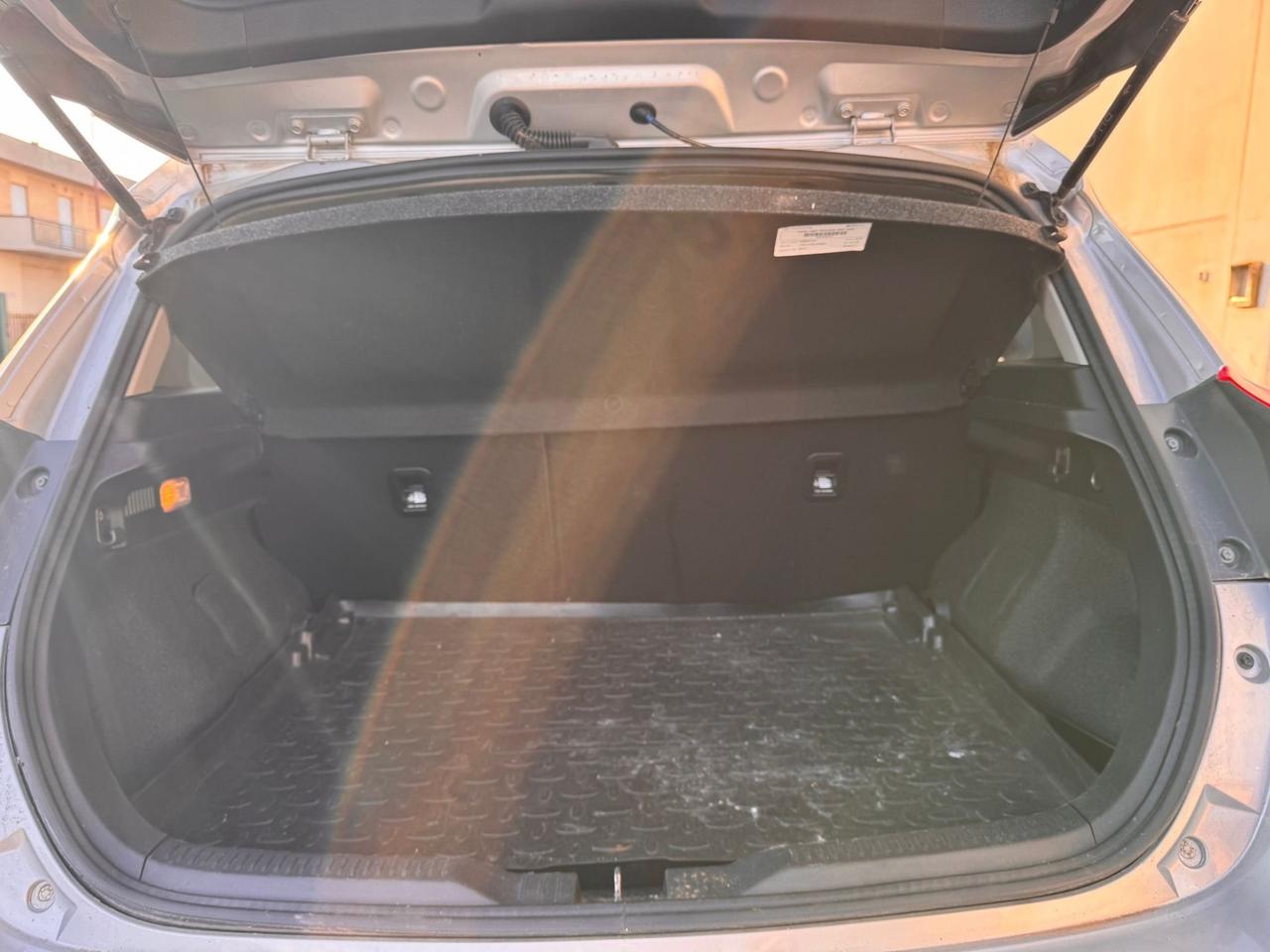 Toyota Auris 1.6 D-4D Lounge AUTO INCIDENTATA