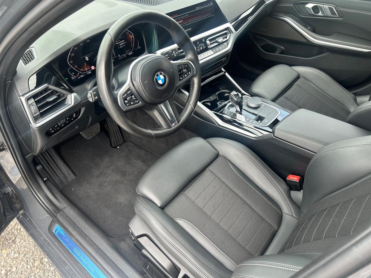 Bmw 318d 48V Touring Individual