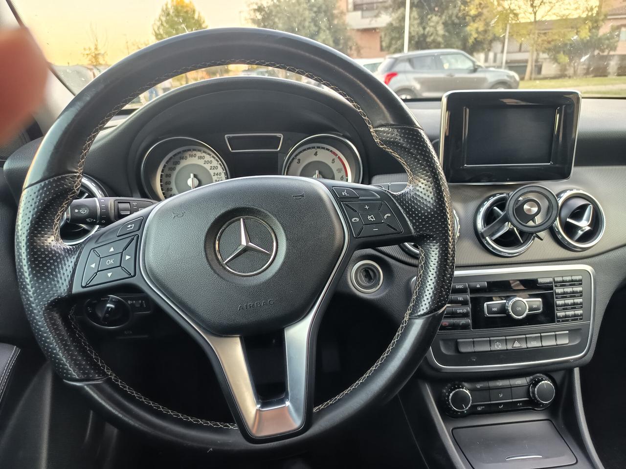 Mercedes-benz GLA 200 CDI Automatic Sport