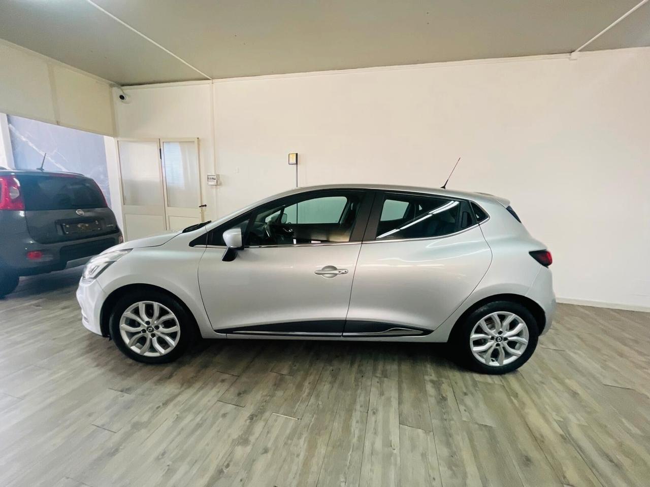 Renault Clio dCi 8V 90 CV 5 porte Moschino Intens
