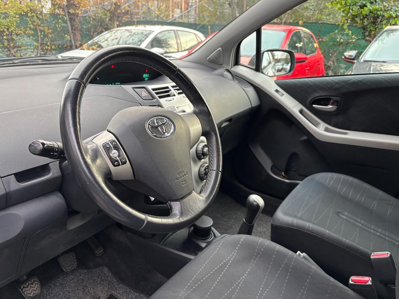 Toyota Yaris 1.3 5 porte sol OK NEOPATENTATI