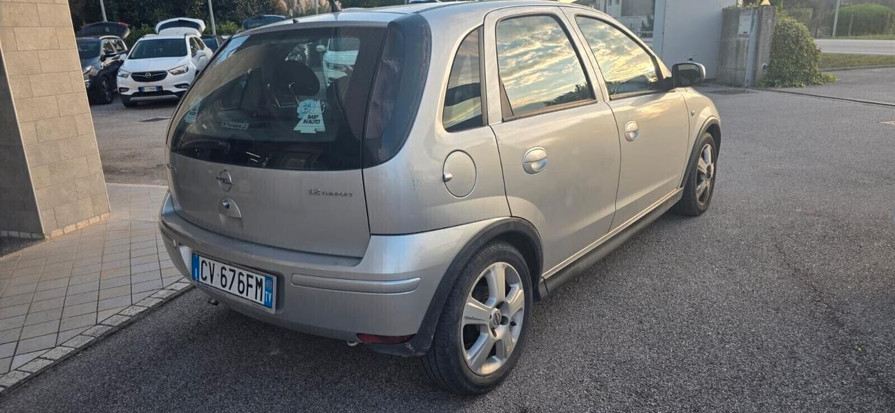 Opel Corsa 1.2 benzina Neopatentati