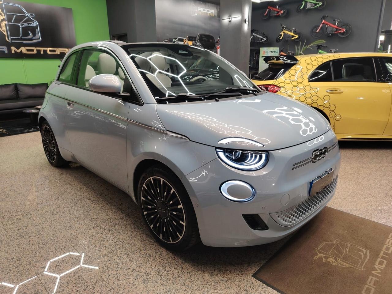 Fiat 500e Cabrio 42 kWh La Prima