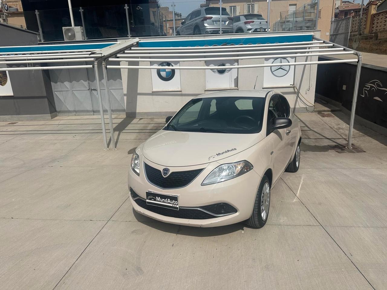 Lancia Ypsilon 1.2 69 CV 5 porte Gold