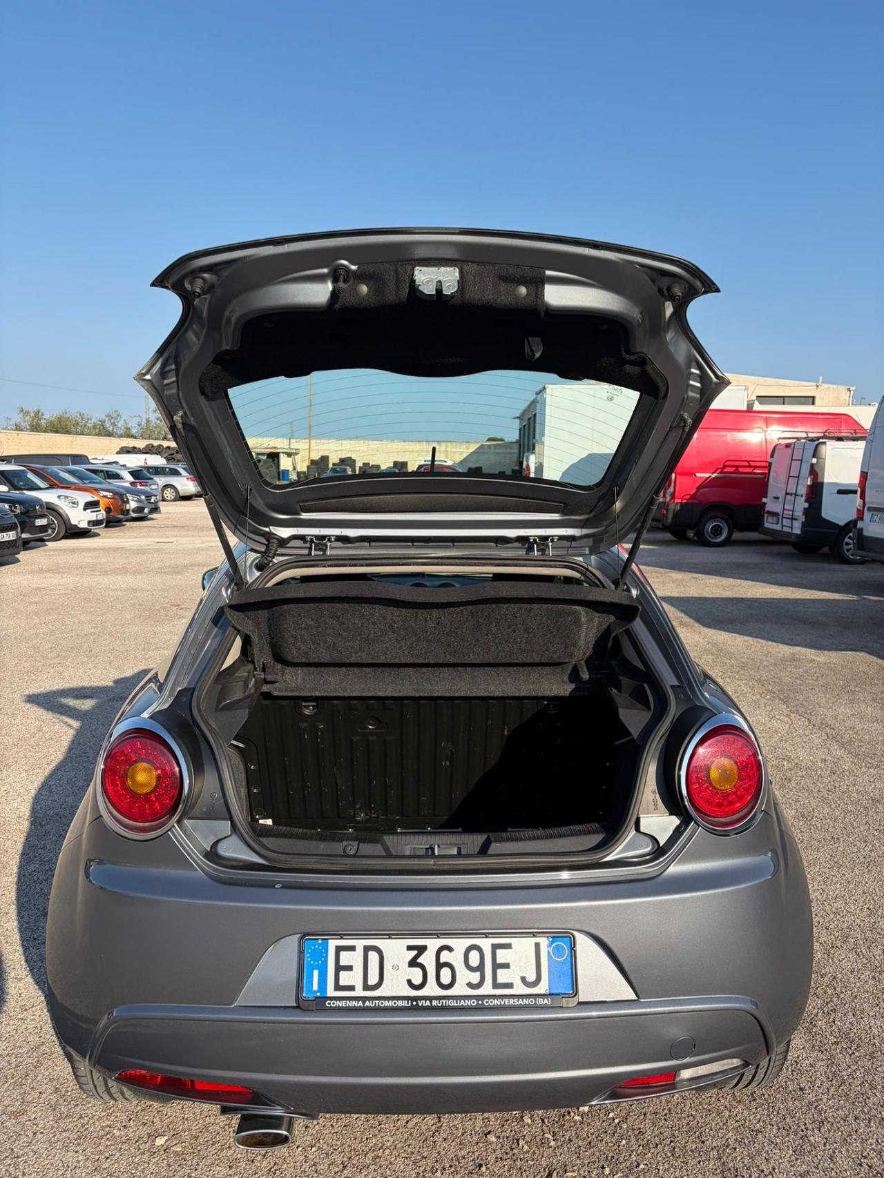 Alfa Romeo MiTo 1.6 JTDm 16V Distinctive Sport Pack