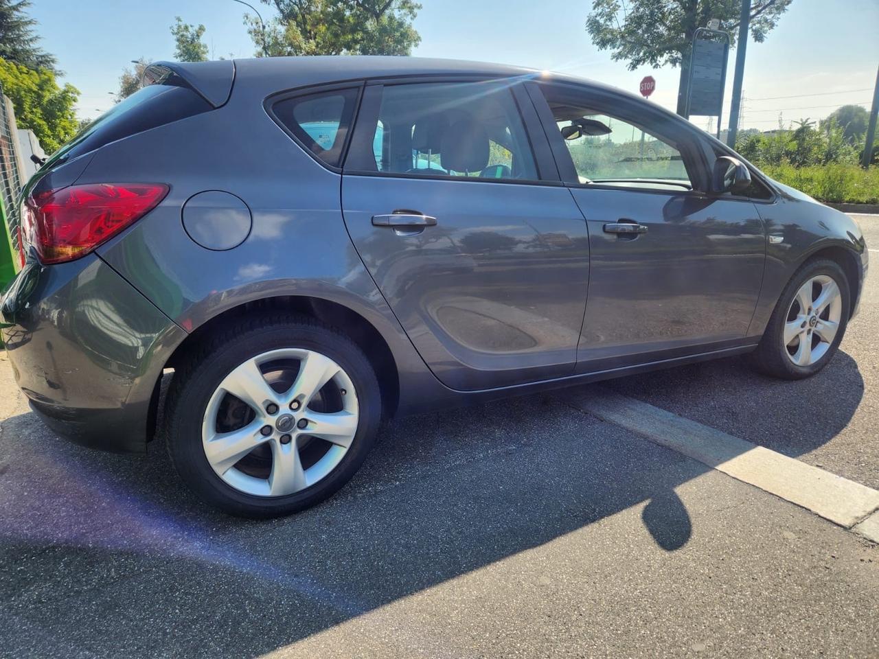Opel Astra 1.7 CDTI 110CV 5 porte Cosmo