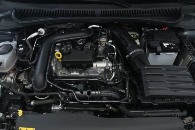VOLKSWAGEN Polo 1.0 TSI R-Line Cerchi 17''/Retrocamera/Climatronic