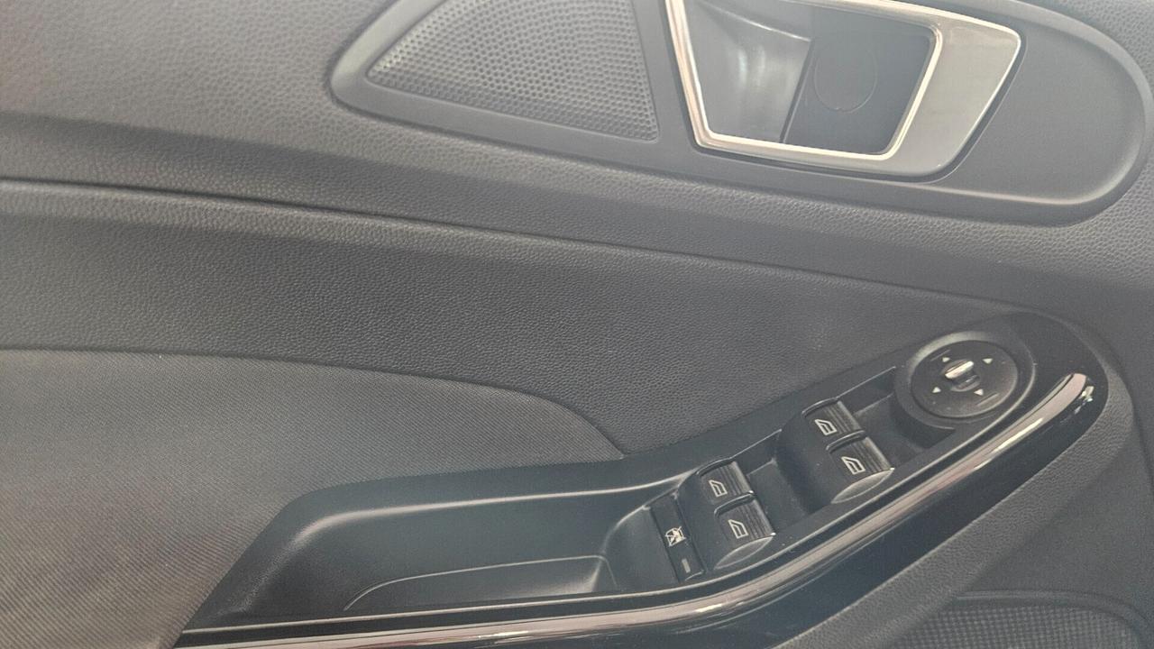 Ford Fiesta 1.5 TDCi 75CV 5 porte Titanium