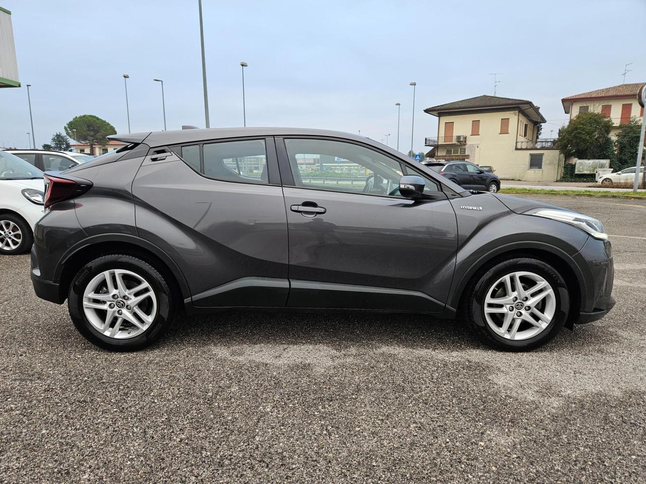 Toyota C-HR 1.8h Business e-cvt