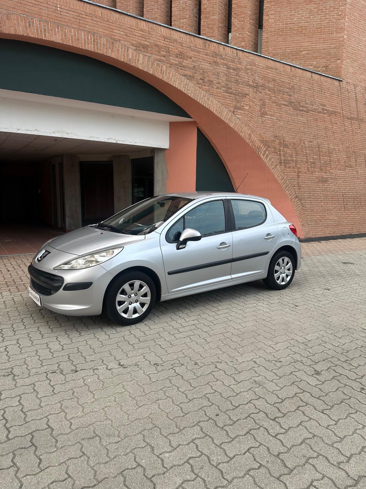 Peugeot 207 1.4 8V 75CV 5p. X Line