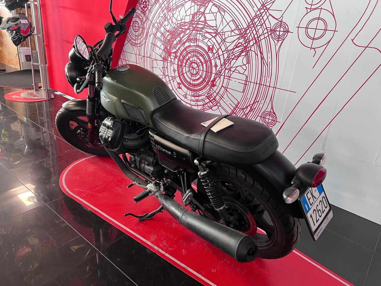Moto Guzzi V7 III Stone 2018