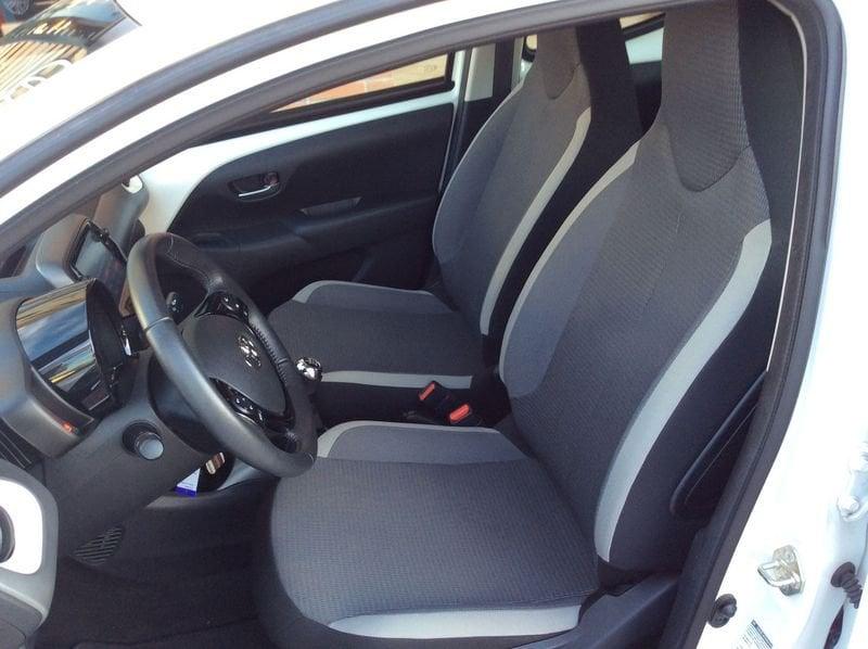 Toyota Aygo Aygo Connect 1.0 VVT-i 72 CV 5 porte x-play