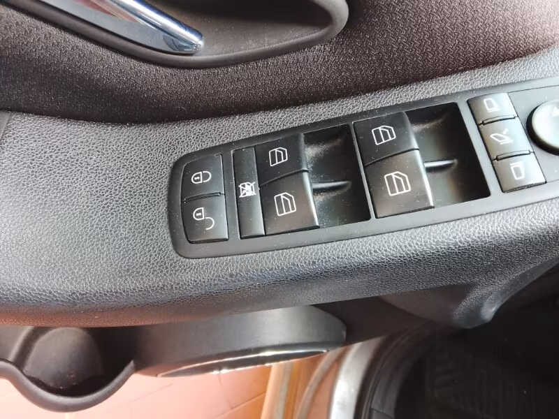 MERCEDES Classe A (W/C169) A 150 Elegance