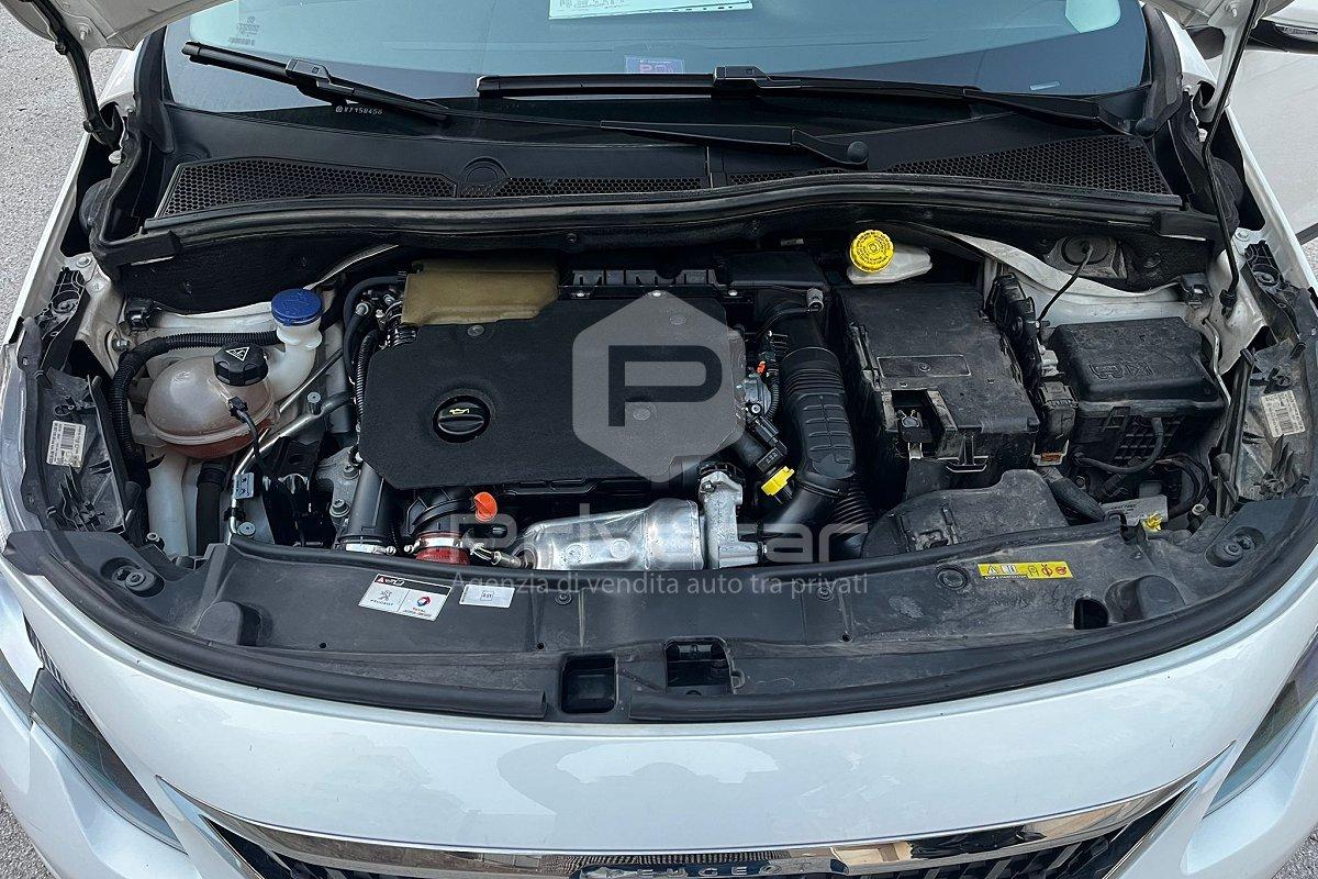 PEUGEOT 2008 1° serie BlueHDi 100 S&S Signature
