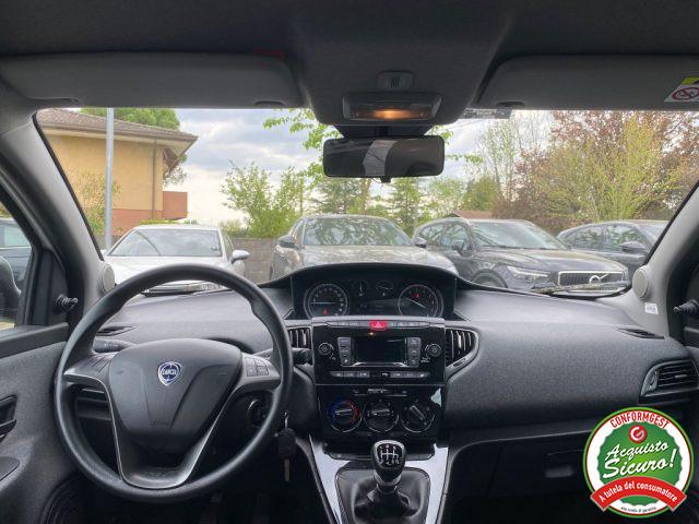 LANCIA Ypsilon 1.0 FireFly 5 porte S&S Hybrid Ecochic Silver