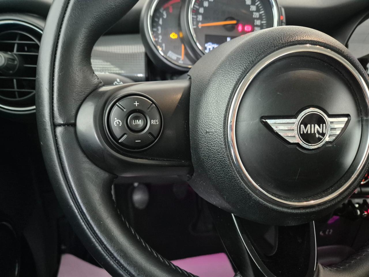 Mini 1.5 Cooper D Business XL 5 porte
