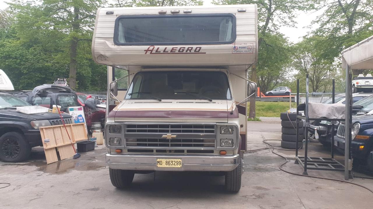 CAMPER CHEVROLET MANSARDATO 6.2 V8 GASOLIO -1990