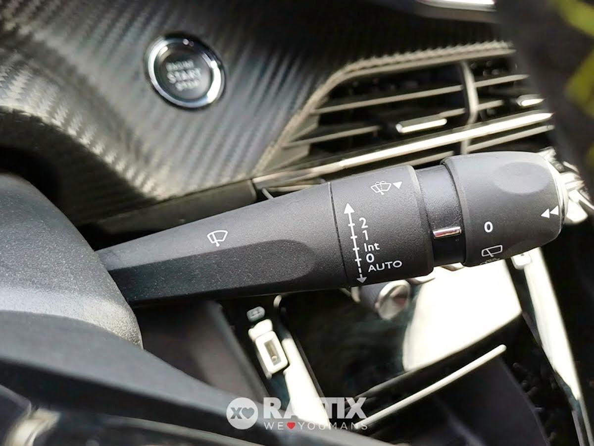 Peugeot e-208 motore elettrico 100kW GT