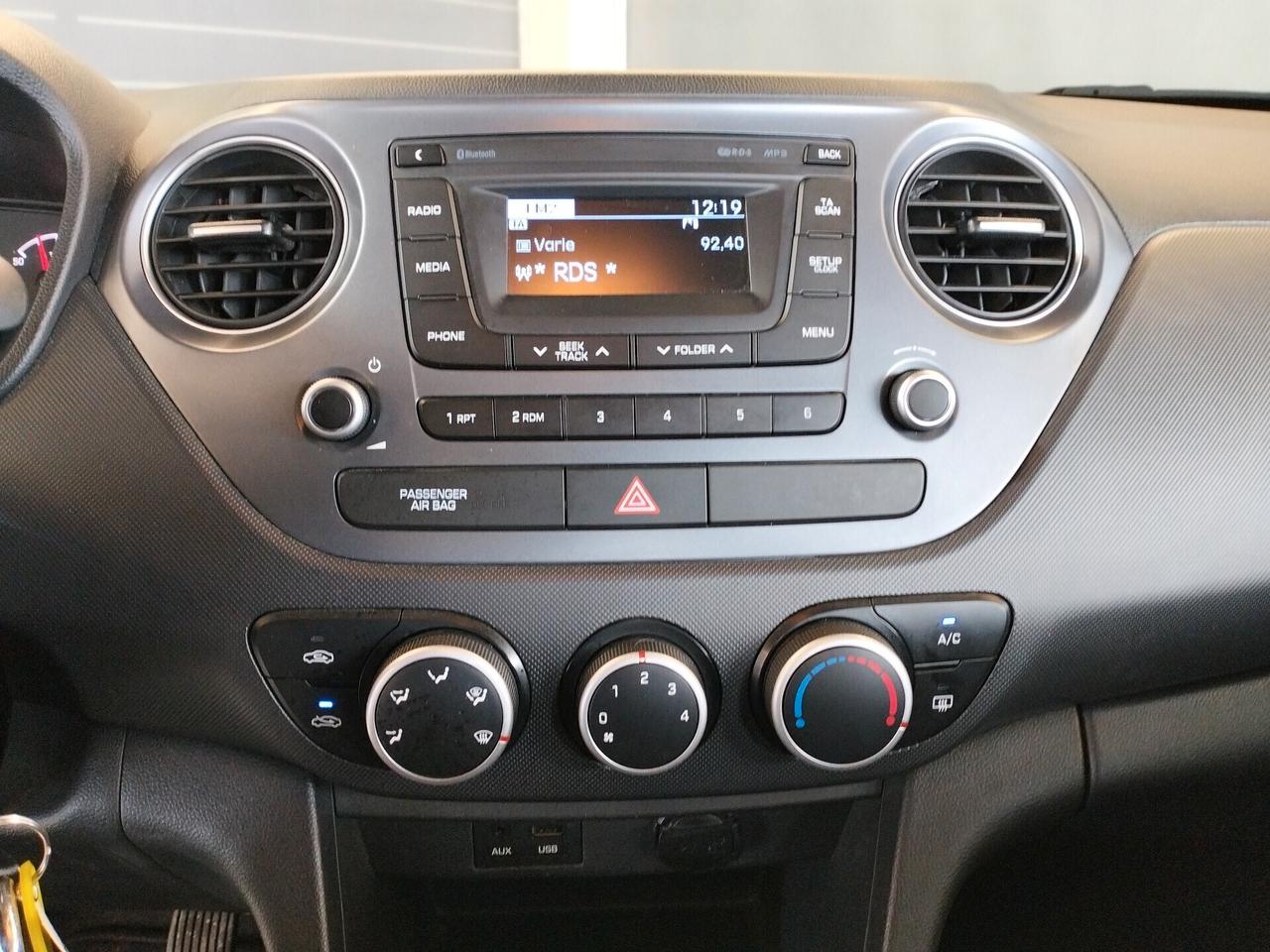 Hyundai i10 1.0 Style - NEOPATENTATI